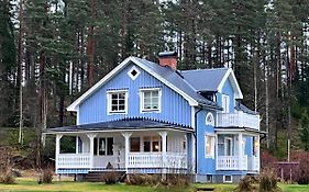 Gard Moerbacka Bed & Breakfast